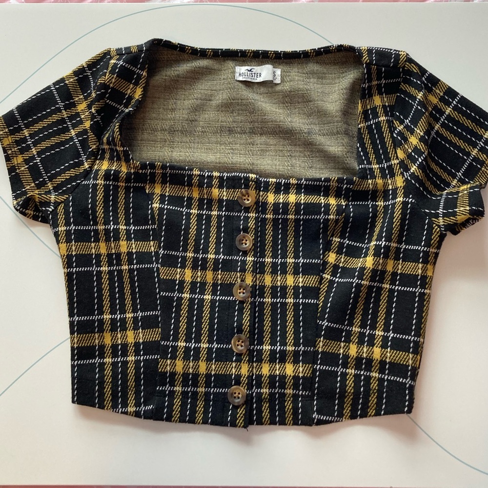Plaid Crop Top!!! Cute clueless inspired top 🖤 💛